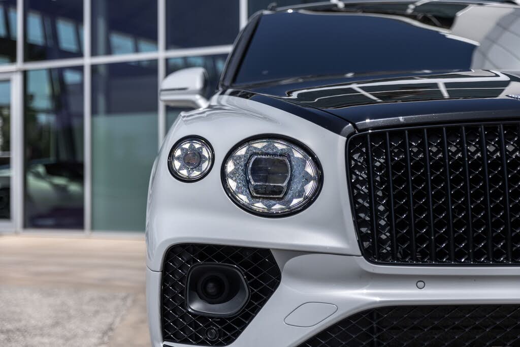 2023 Bentley Bentayga EWB Azure First Edition V8 AWD photo 10