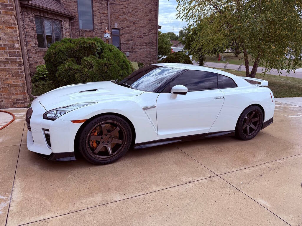 2021 Nissan GT-R Premium AWD