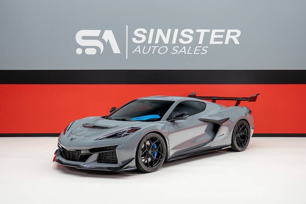 2025 Chevrolet Corvette Z06 2LZ Coupe RWD photo 2