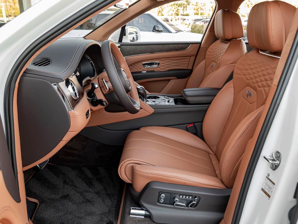 2027 Bentley Bentayga Azure V8 AWD photo 2