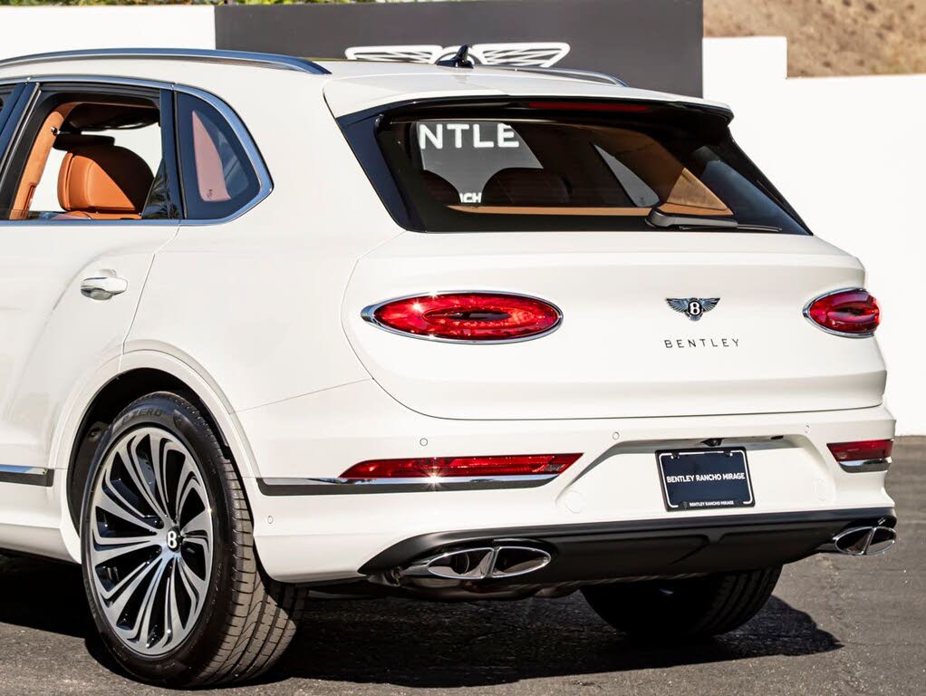 2027 Bentley Bentayga Azure V8 AWD photo 12