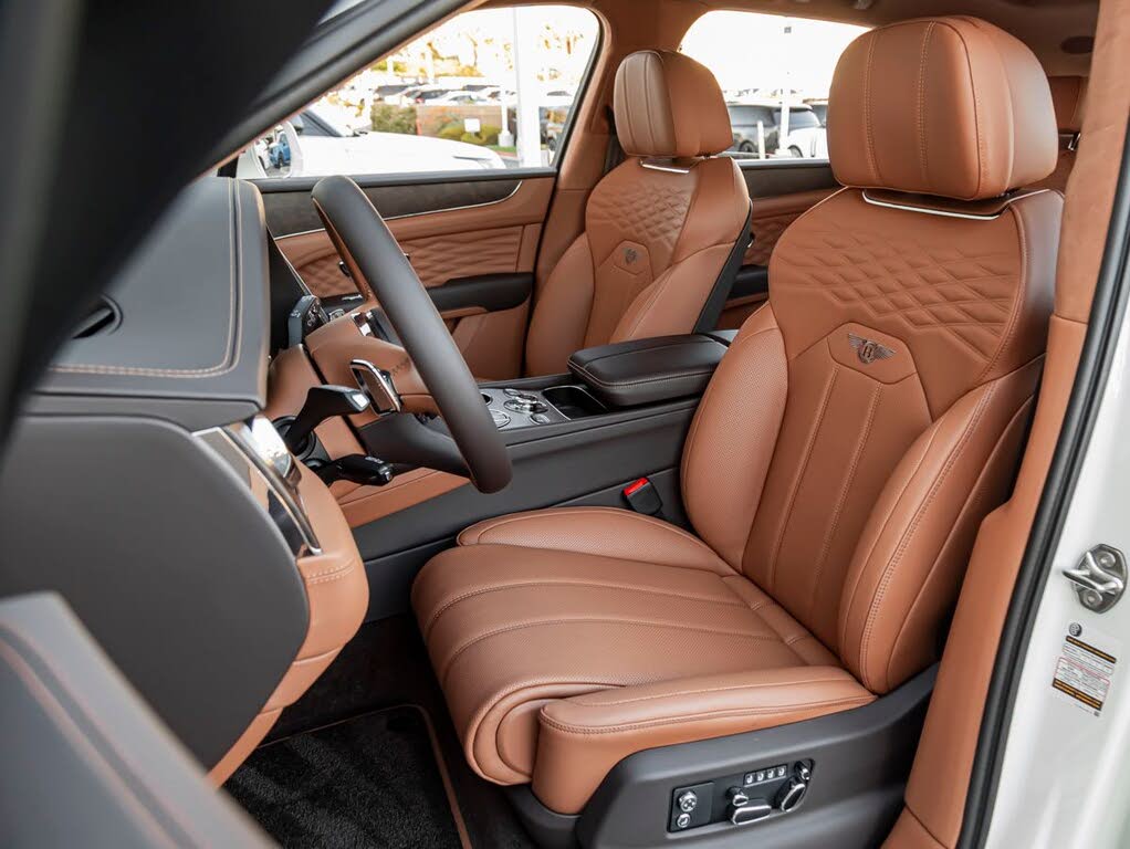2027 Bentley Bentayga Azure V8 AWD photo 16