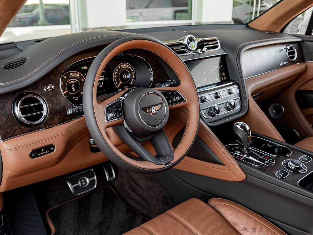 2027 Bentley Bentayga Azure V8 AWD photo 4