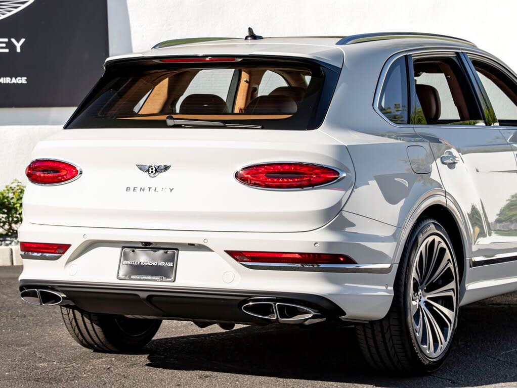 2027 Bentley Bentayga Azure V8 AWD photo 10