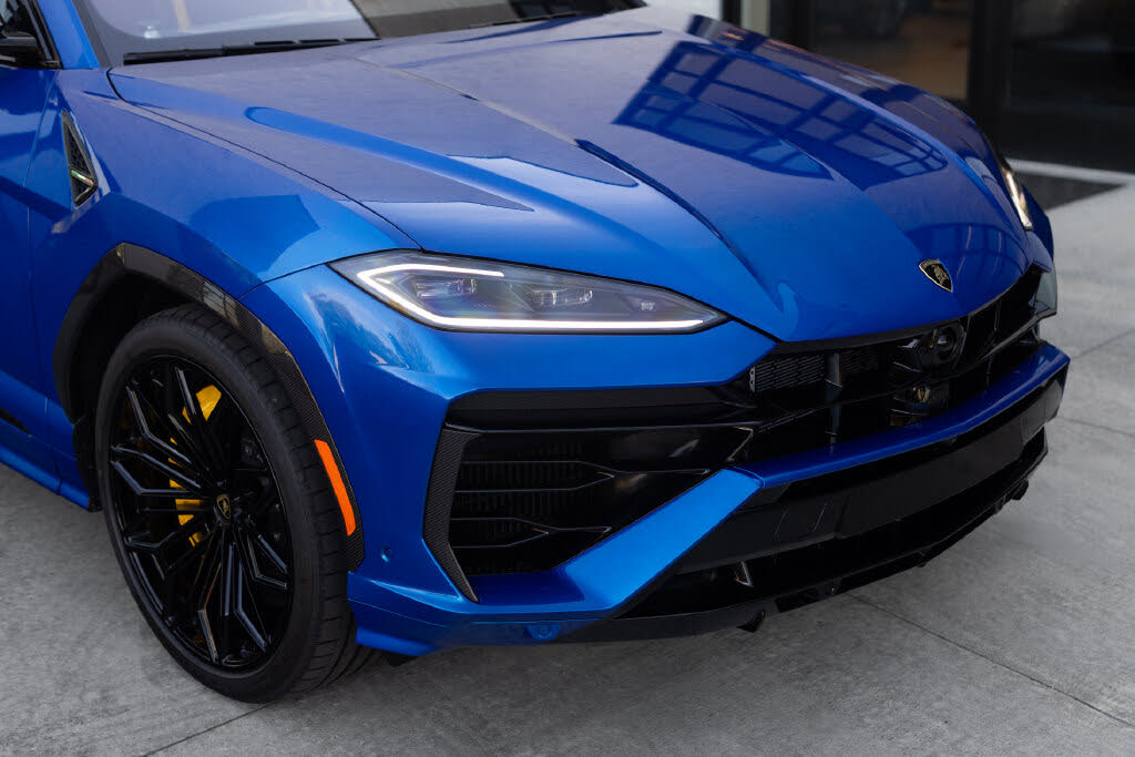 2026 Lamborghini Urus SE AWD photo 11