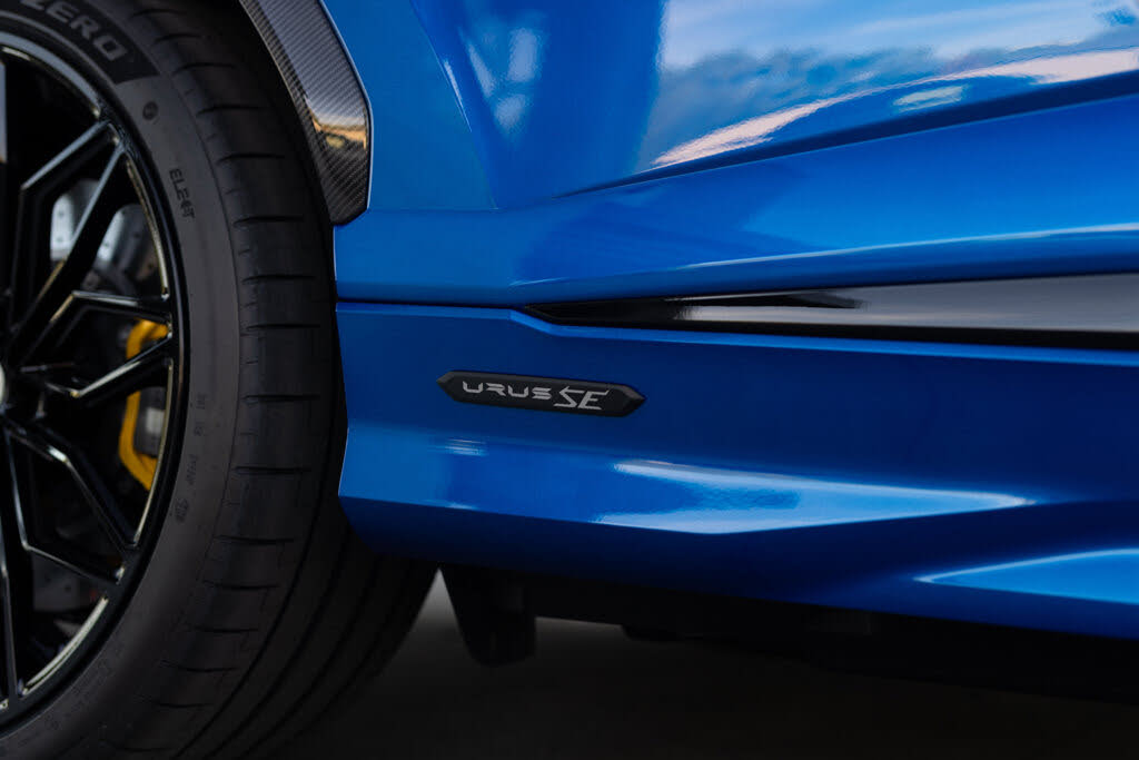 2026 Lamborghini Urus SE AWD photo 14