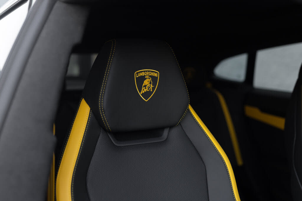 2026 Lamborghini Urus SE AWD photo 20