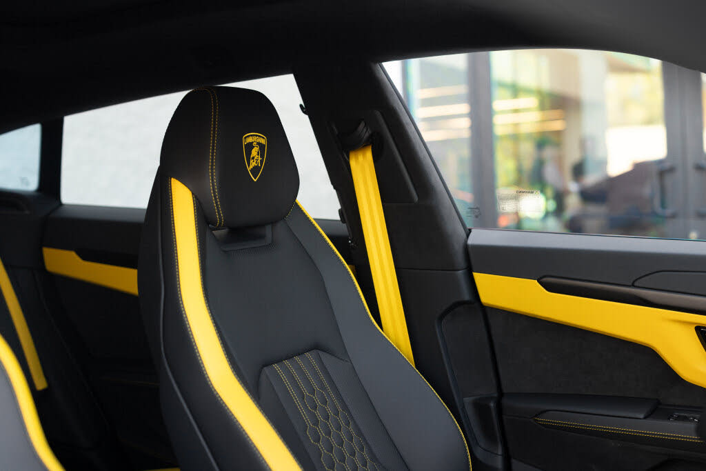 2026 Lamborghini Urus SE AWD photo 22