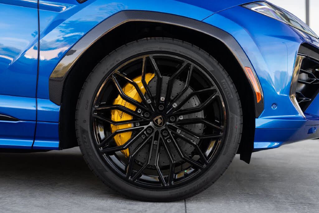 2026 Lamborghini Urus SE AWD photo 4