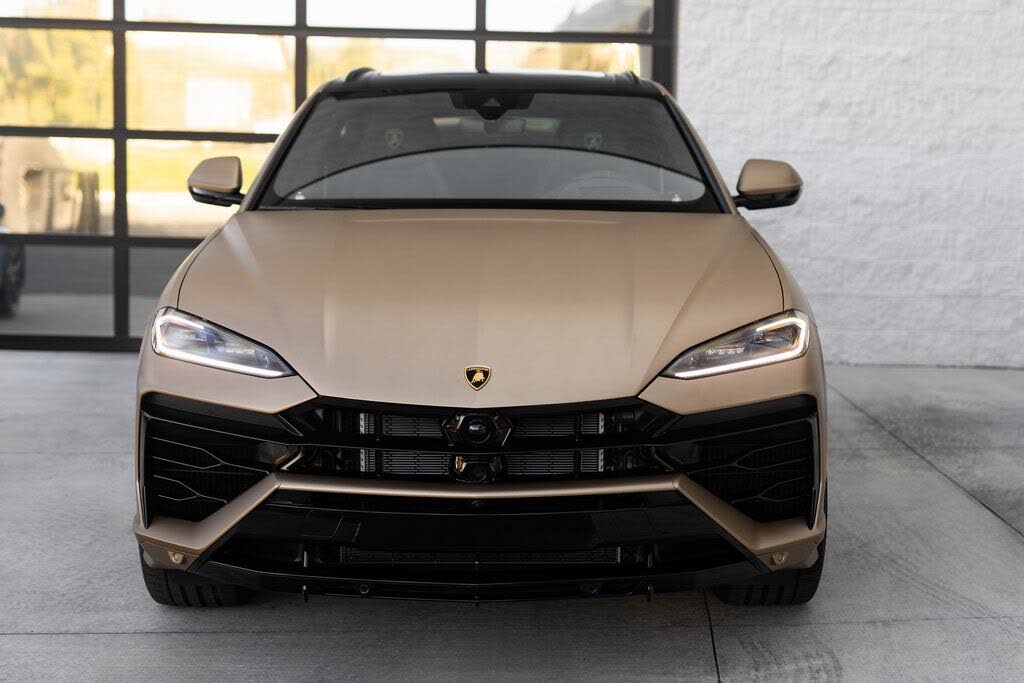 2025 Lamborghini Urus SE AWD photo 12