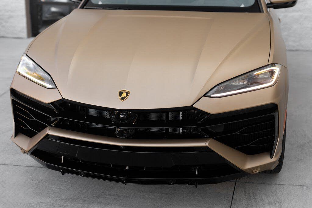 2025 Lamborghini Urus SE AWD photo 13