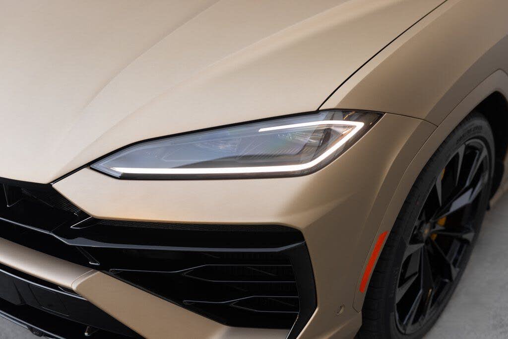 2025 Lamborghini Urus SE AWD photo 14