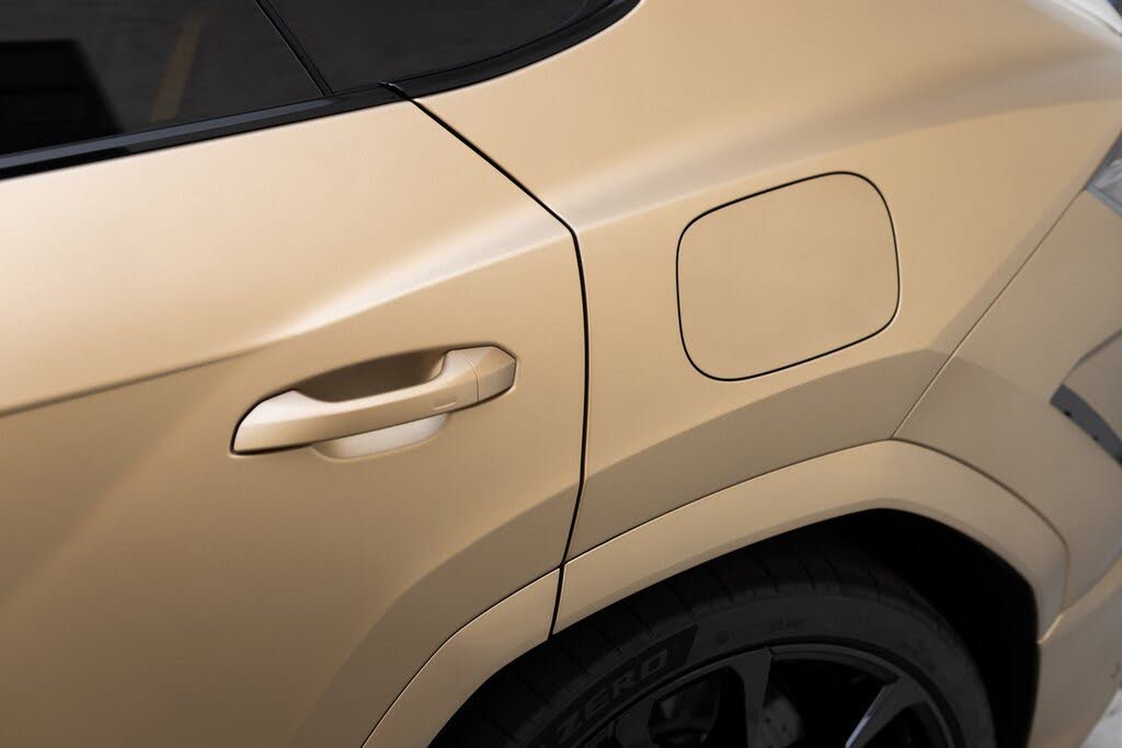 2025 Lamborghini Urus SE AWD photo 10