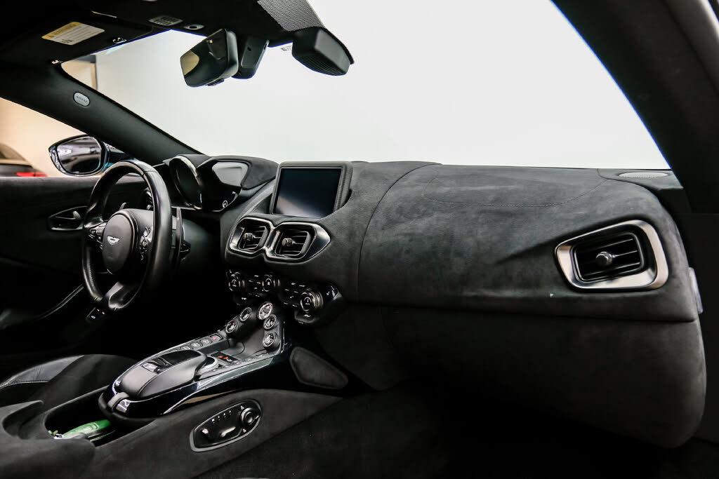 2019 Aston Martin Vantage RWD photo 11