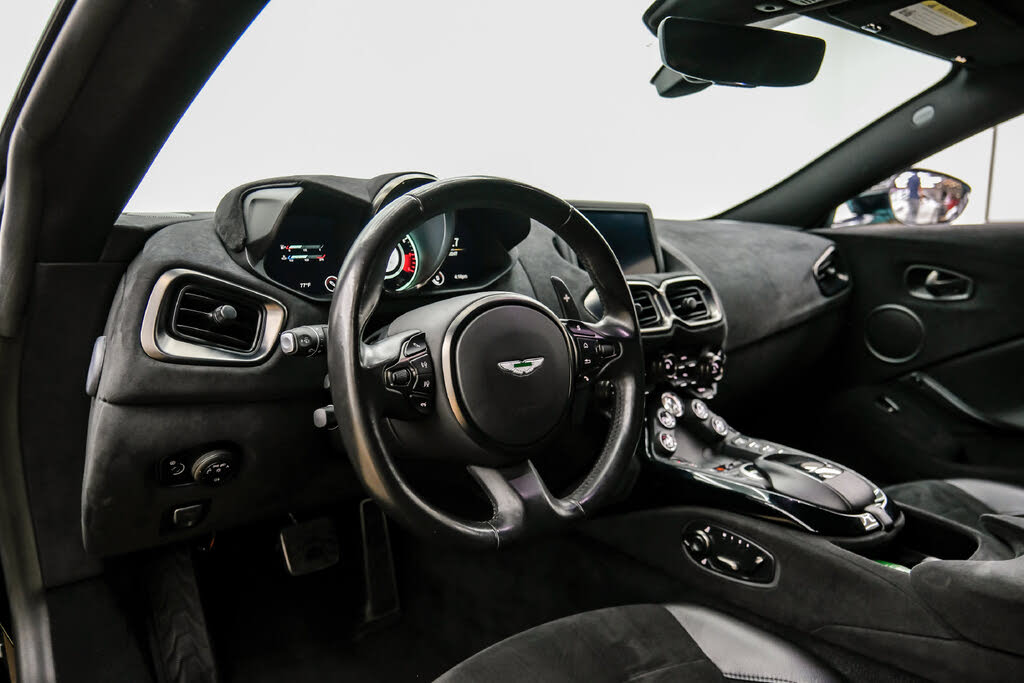 2019 Aston Martin Vantage RWD photo 13