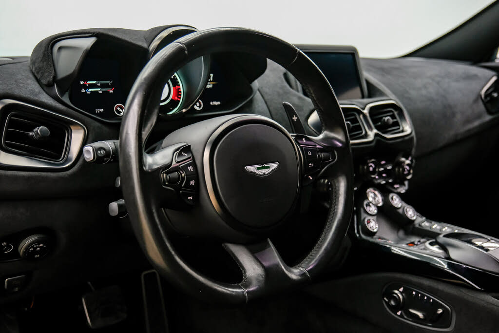 2019 Aston Martin Vantage RWD photo 14