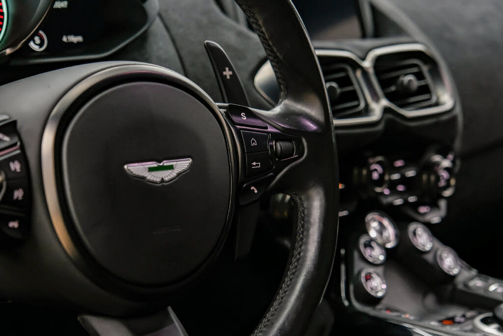 2019 Aston Martin Vantage RWD photo 16