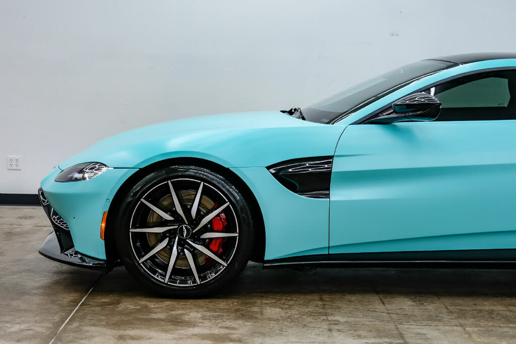 2019 Aston Martin Vantage RWD photo 9