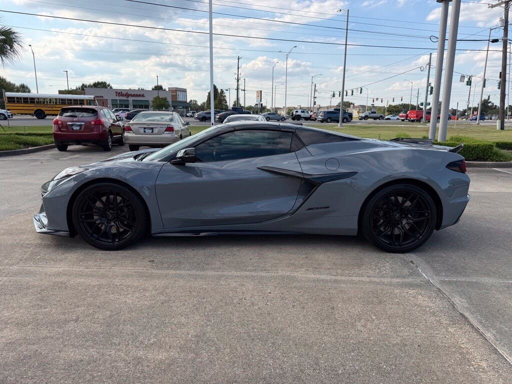 2025 Chevrolet Corvette Z06 3LZ Convertible RWD photo 3