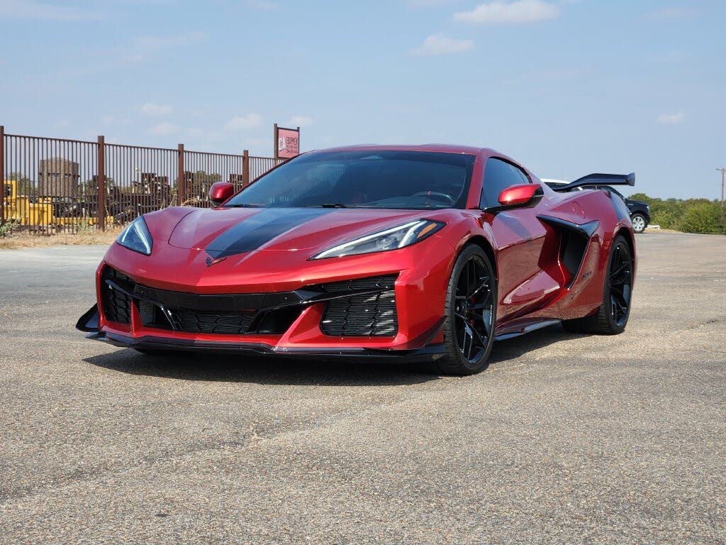 2025 Chevrolet Corvette Z06 3LZ Coupe RWD photo 3