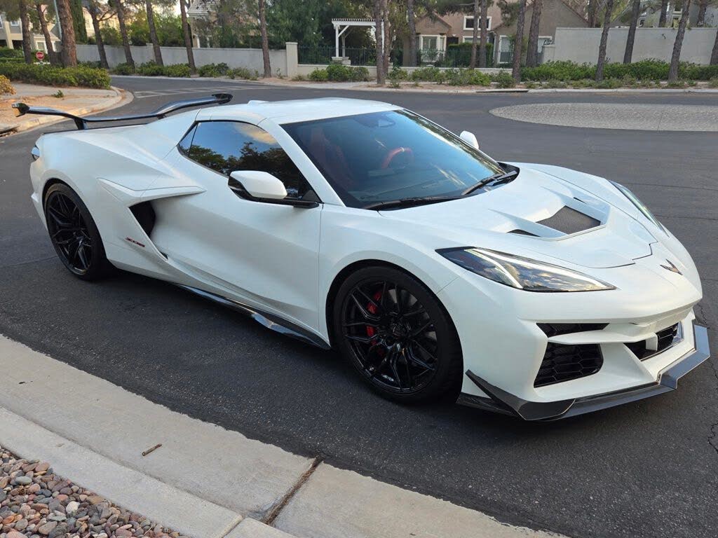 2025 Chevrolet Corvette Z06 1LZ Convertible RWD photo 6