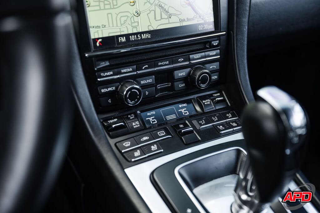 2015 Porsche 911 Turbo Coupe AWD photo 18 of 24