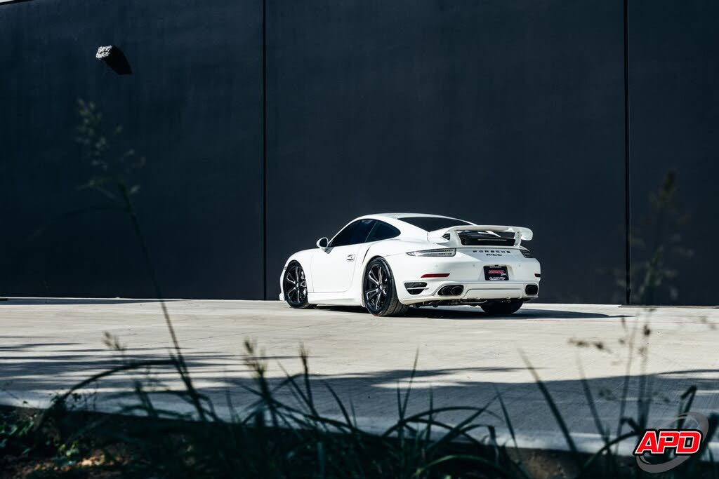 2015 Porsche 911 Turbo Coupe AWD photo 21 of 24