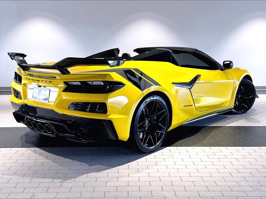 2025 Chevrolet Corvette Z06 3LZ Convertible RWD photo 8
