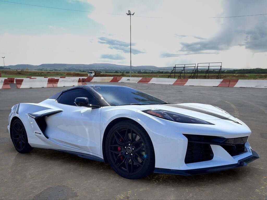 2024 Chevrolet Corvette Z06 3LZ Convertible RWD photo 2