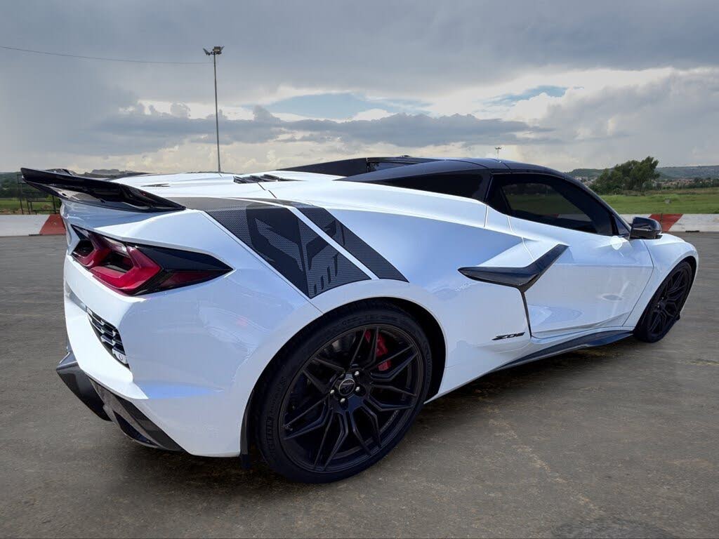 2024 Chevrolet Corvette Z06 3LZ Convertible RWD photo 3
