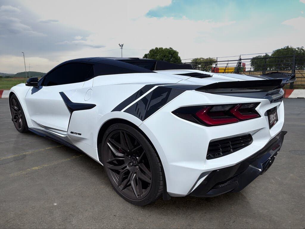 2024 Chevrolet Corvette Z06 3LZ Convertible RWD photo 4
