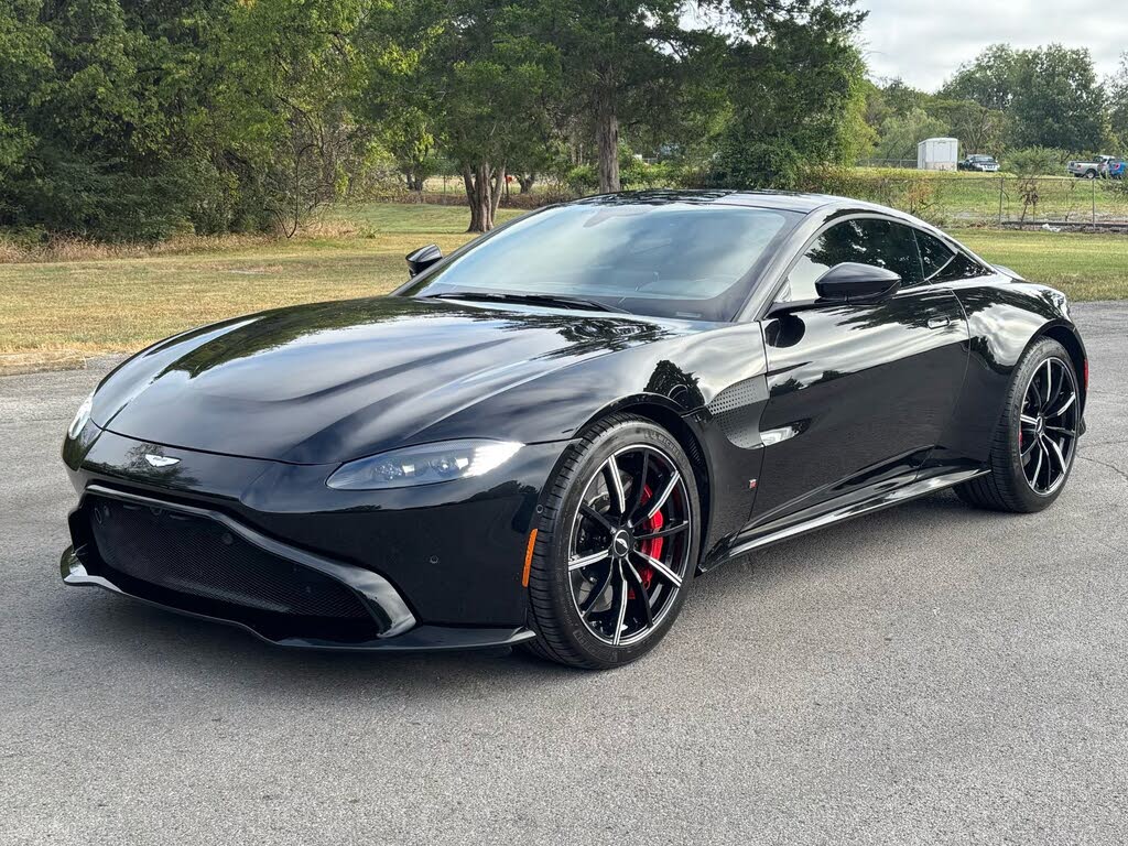 2019 Aston Martin Vantage RWD photo 2