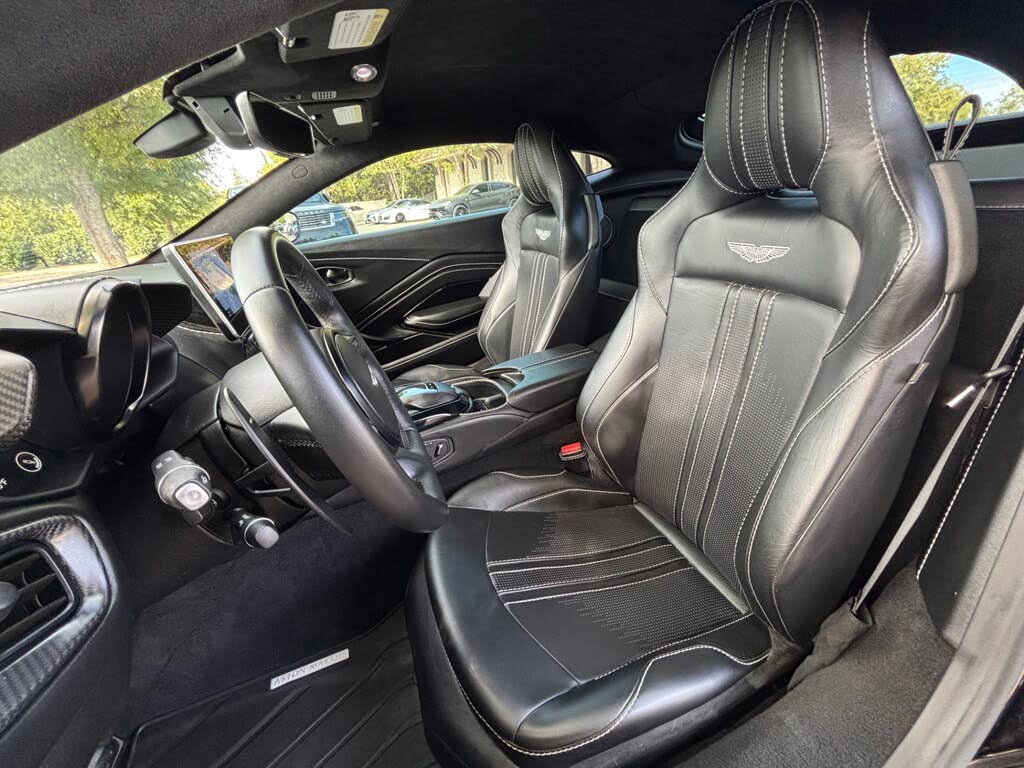 2019 Aston Martin Vantage RWD photo 11