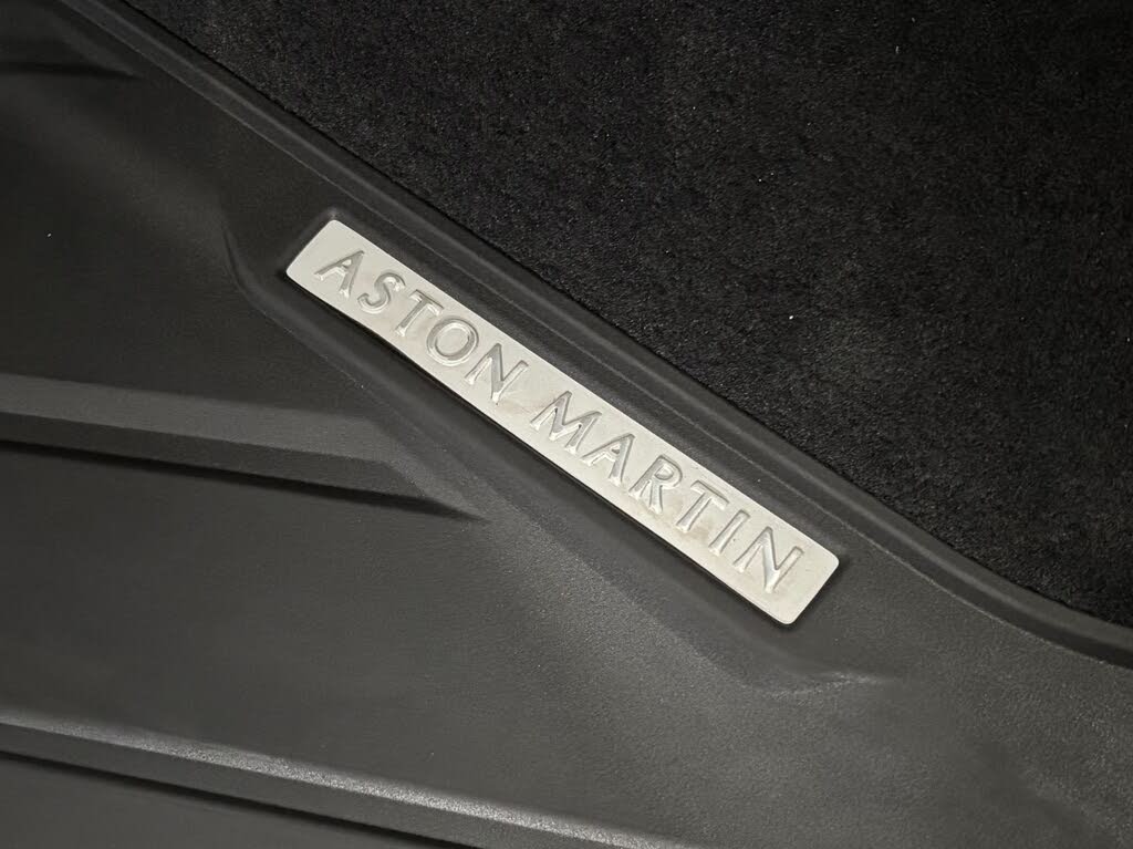 2019 Aston Martin Vantage RWD photo 21