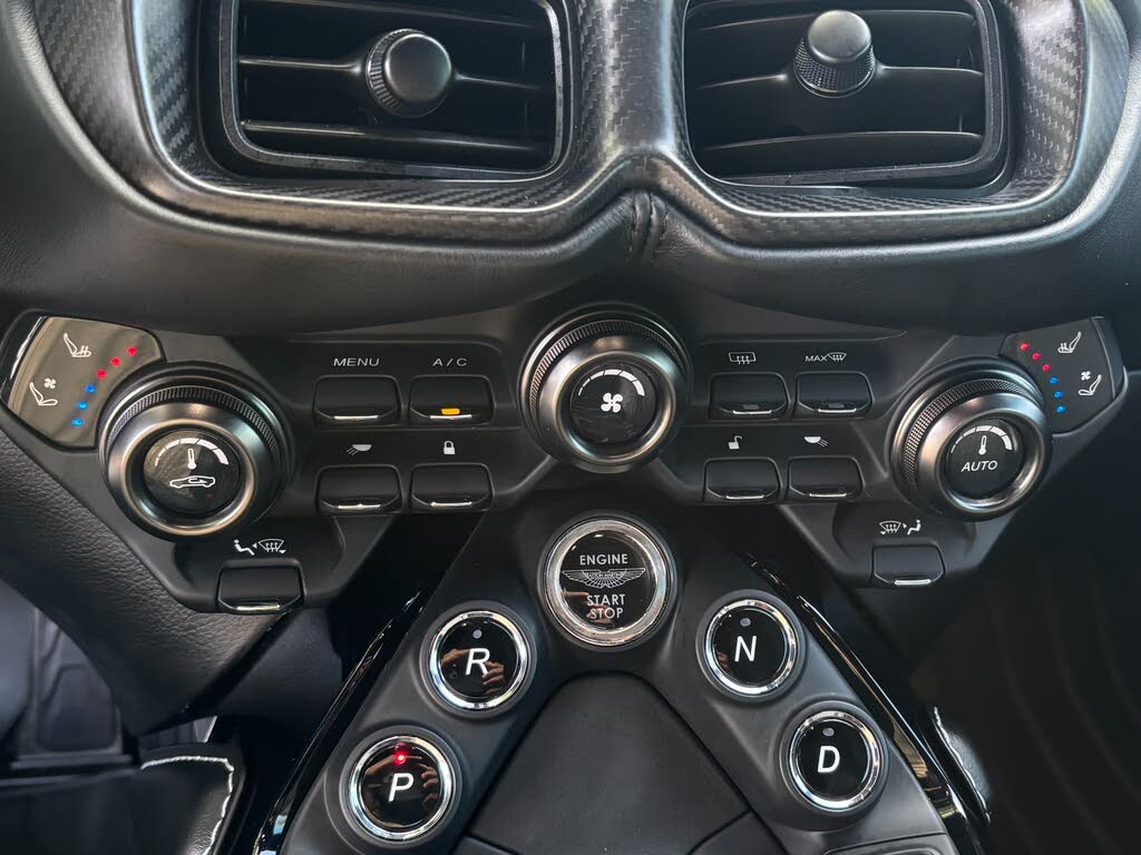 2019 Aston Martin Vantage RWD photo 23