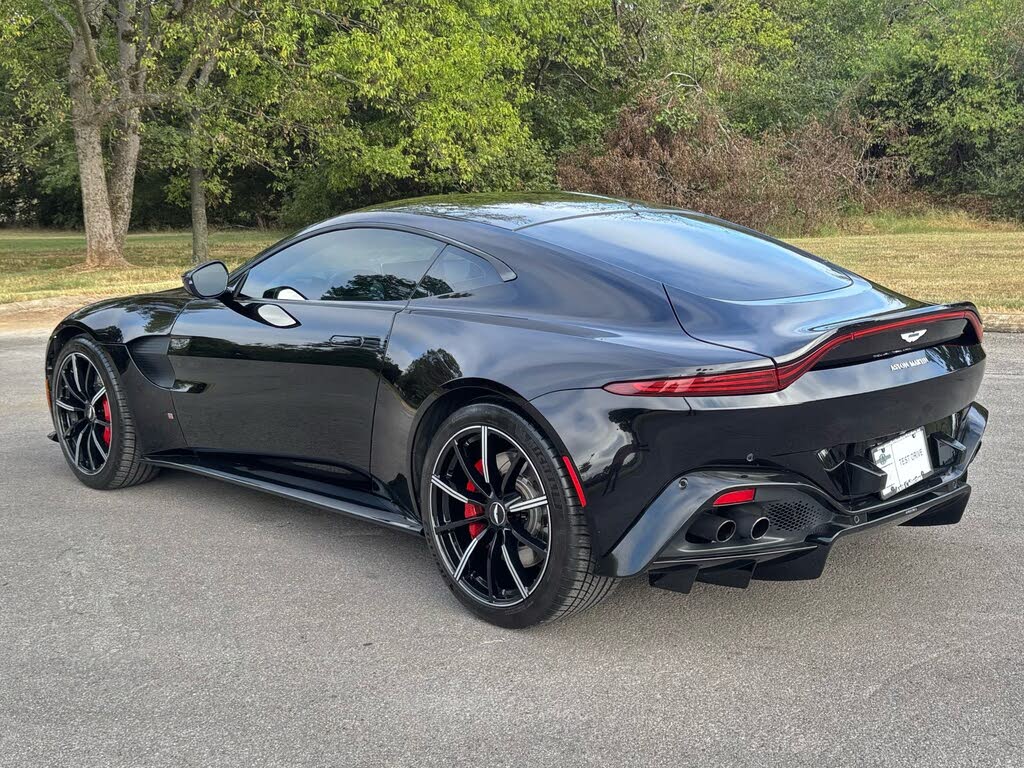 2019 Aston Martin Vantage RWD photo 4