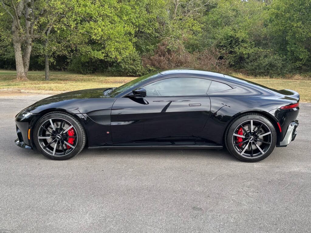 2019 Aston Martin Vantage RWD photo 7