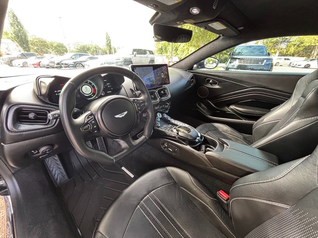2019 Aston Martin Vantage RWD photo 10