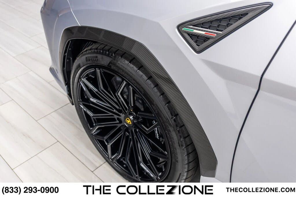 2026 Lamborghini Urus SE AWD photo 12