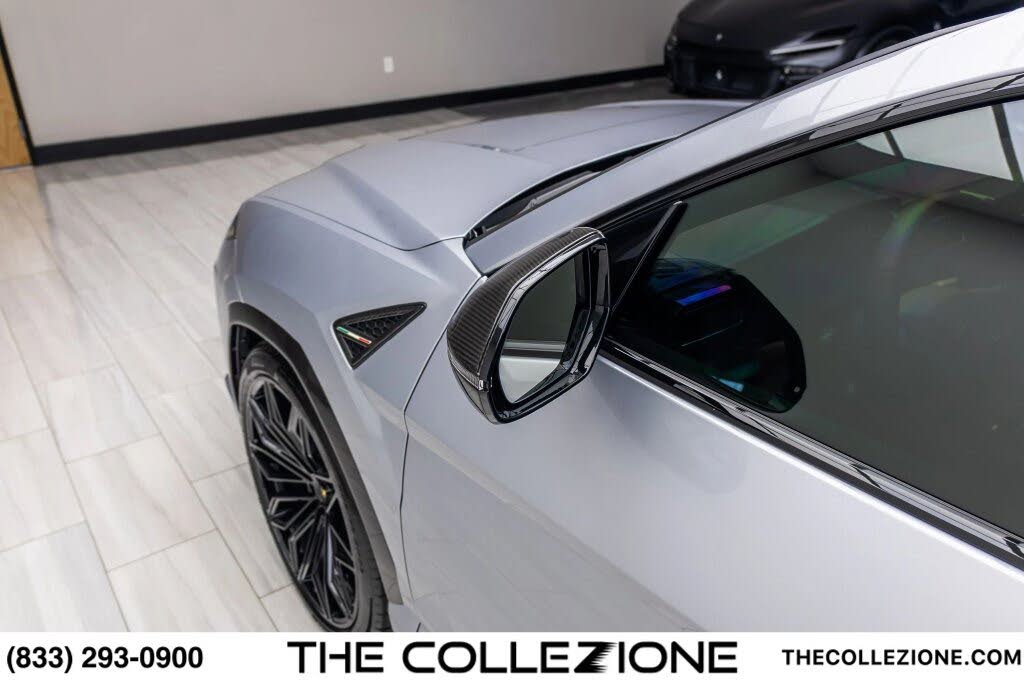 2026 Lamborghini Urus SE AWD photo 14