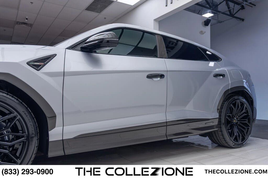 2026 Lamborghini Urus SE AWD photo 18