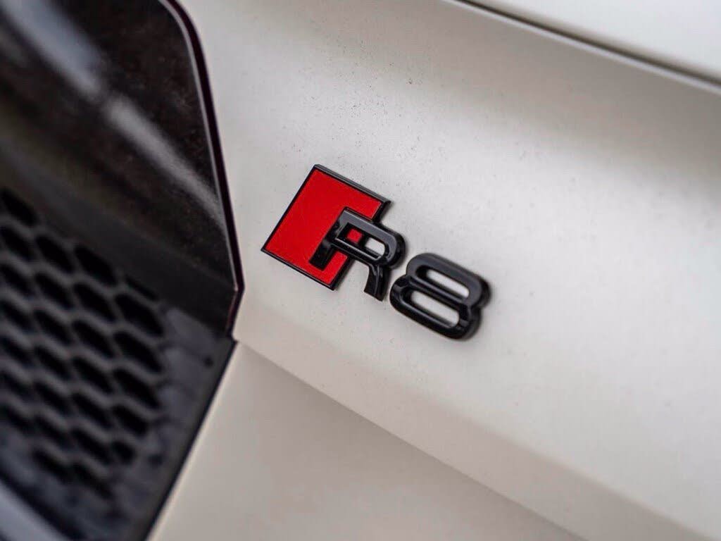 2017 Audi R8 quattro V10 Coupe AWD photo 9 of 14
