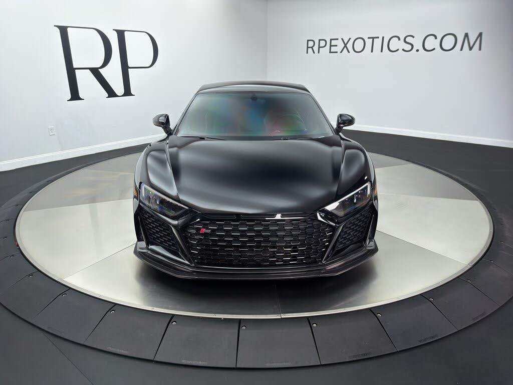 2022 Audi R8 V10 Performance Coupe RWD photo 2 of 22