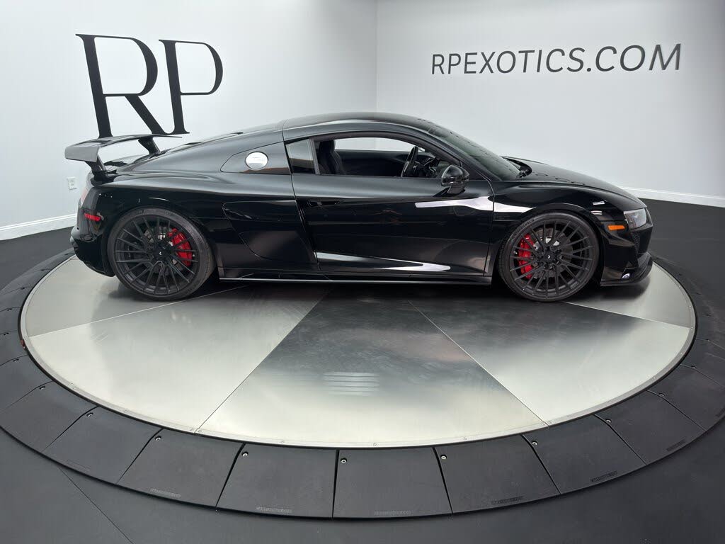 2022 Audi R8 V10 Performance Coupe RWD photo 7 of 22