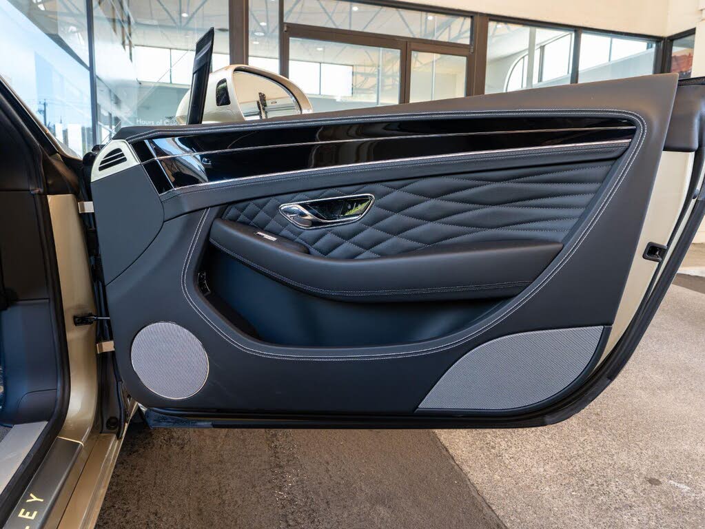 2024 Bentley Continental GTC V8 AWD photo 18