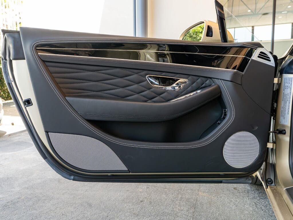 2024 Bentley Continental GTC V8 AWD photo 9