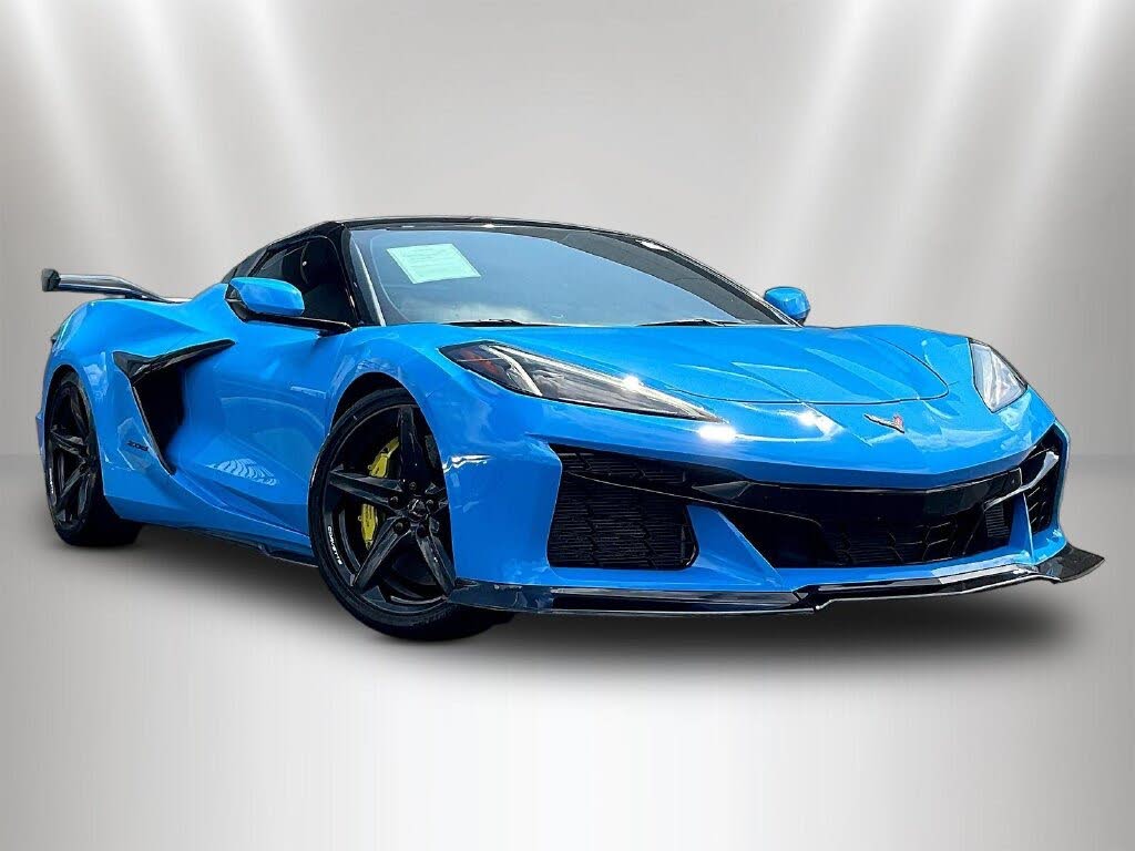 2023 Chevrolet Corvette Z06 3LZ Convertible RWD photo 3