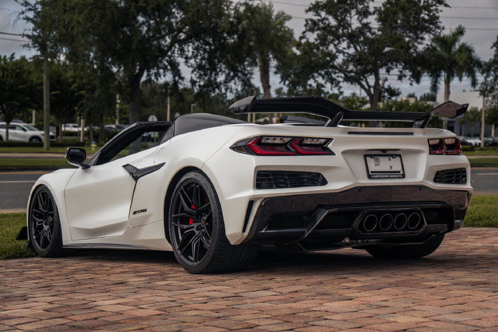 2024 Chevrolet Corvette Z06 3LZ Convertible RWD photo 3