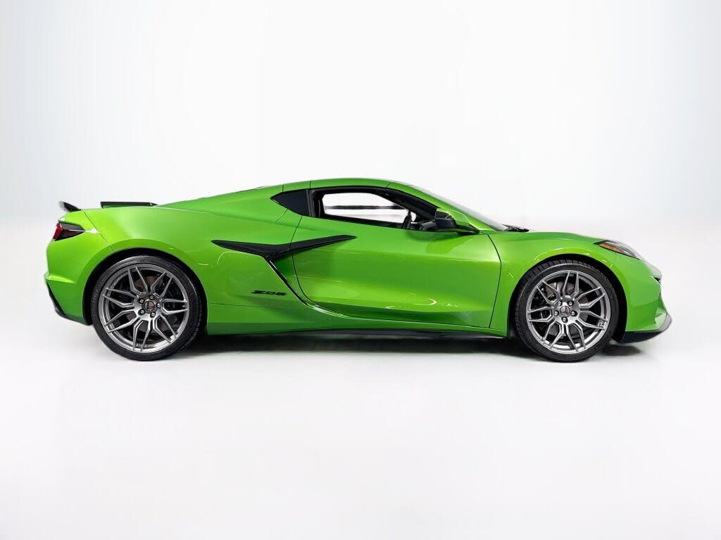 2026 Chevrolet Corvette Z06 1LZ Coupe RWD photo 6