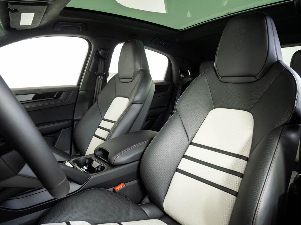 2026 Porsche Cayenne Coupe GTS AWD photo 5 of 24